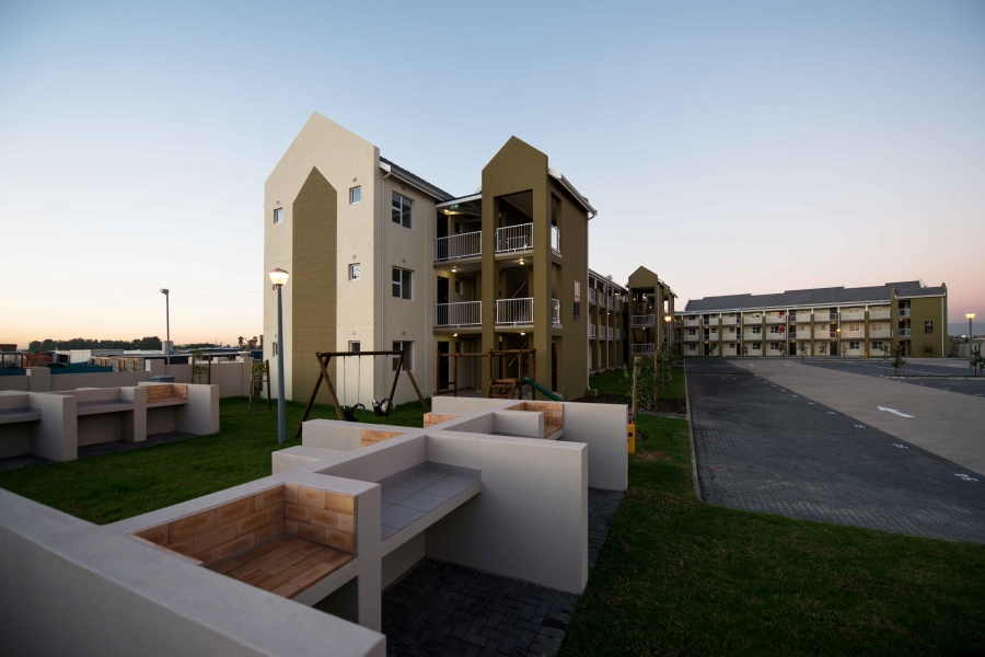 To Let 2 Bedroom Property for Rent in Buh Rein Estate Western Cape